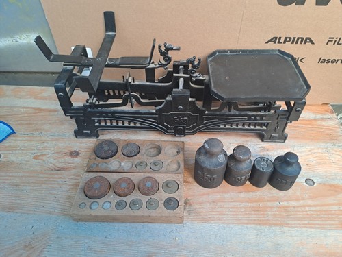 Alte waage gusseisen mit - -,
