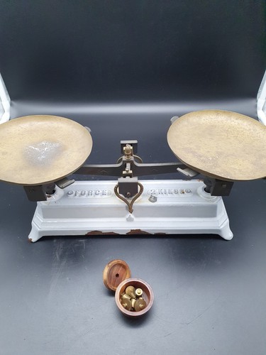 Alte waage mit schalen - 2,